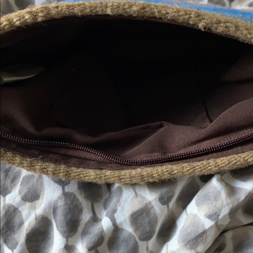 Wool small bag - Picture 2 of 2